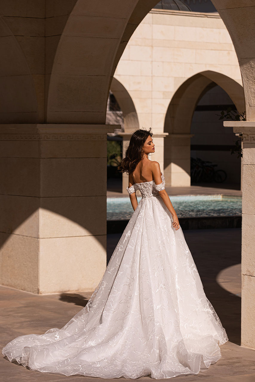 Булчинска рокля от сватбен бутик The Wedding Residence в София