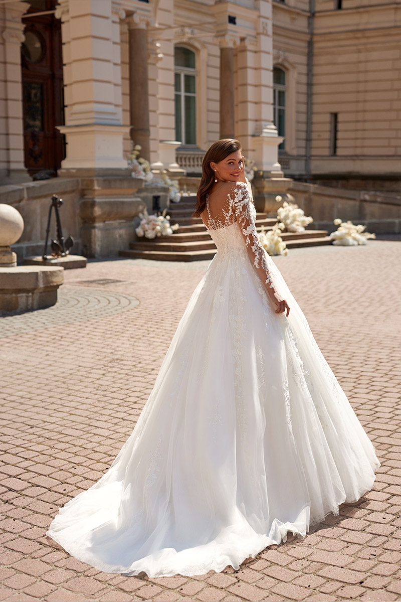 Булчинска рокля от сватбен бутик The Wedding Residence в София