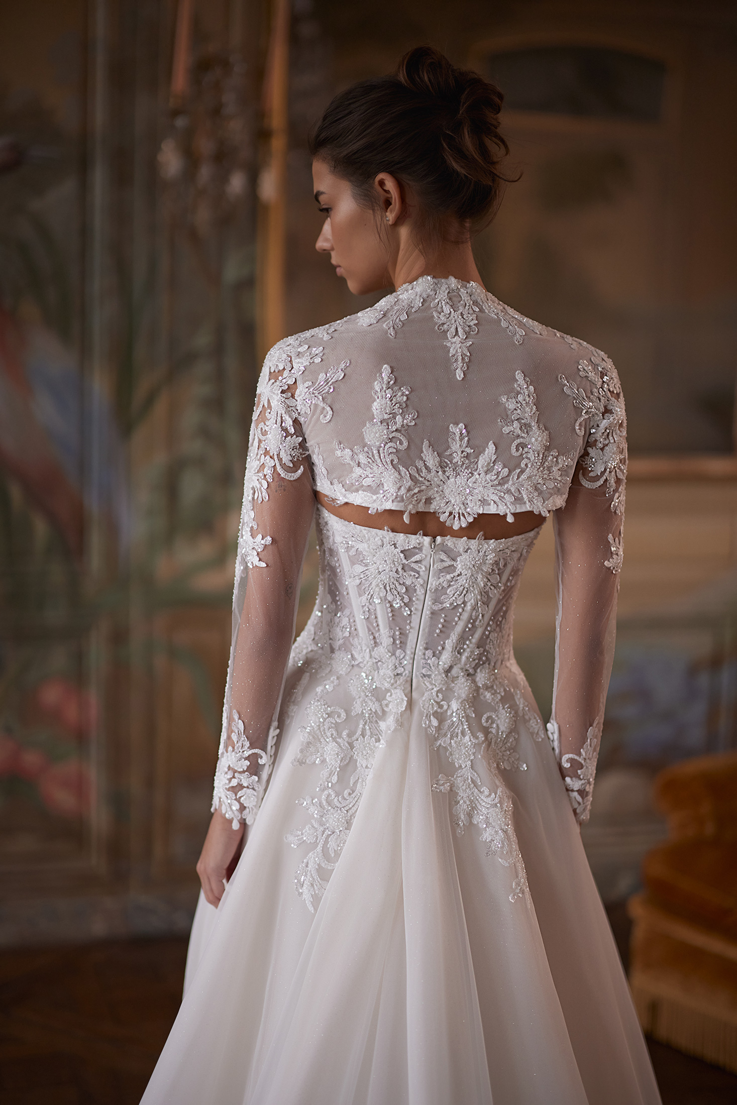 Сватбени рокли и булчински аксесоари от сватбен магазин Wedding Residence в София